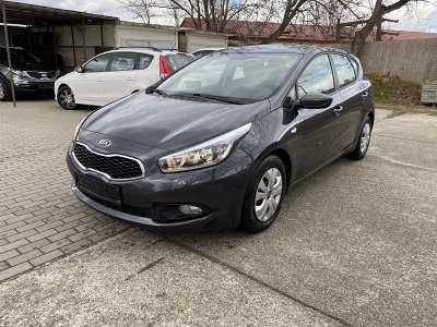 KIA CEED 1.4 CVVT FIFA Premium Nagy-NAVI!Multikormány!